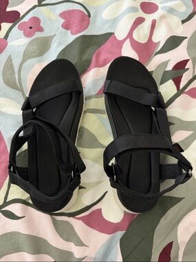 Teva Jadito universal strappy platform sandals
